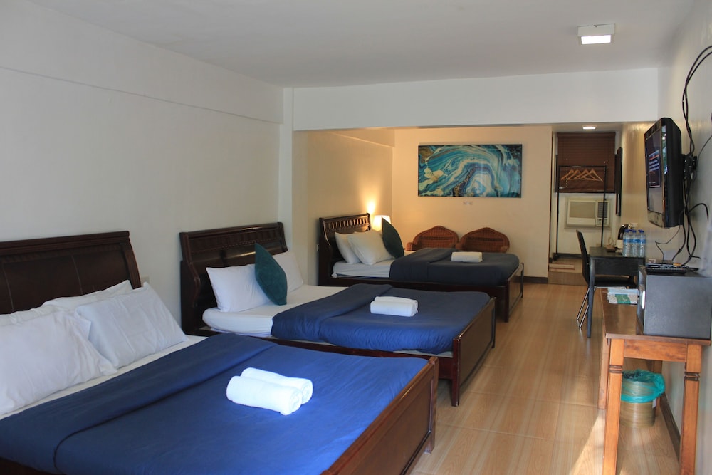 Family Room, Multiple Beds photo 1