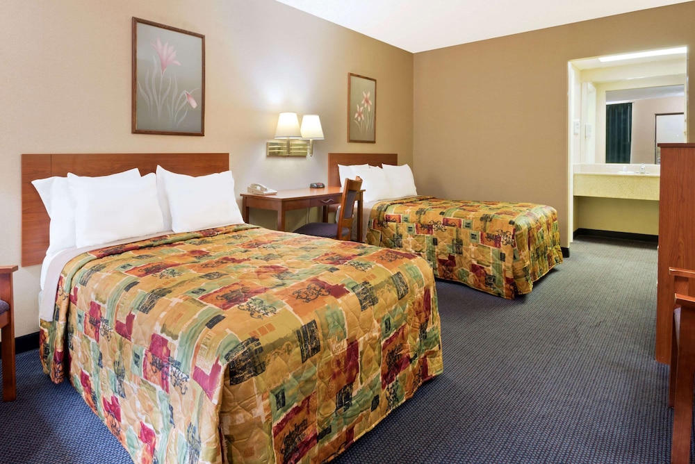 Room, 2 Double Beds, Smoking photo 1