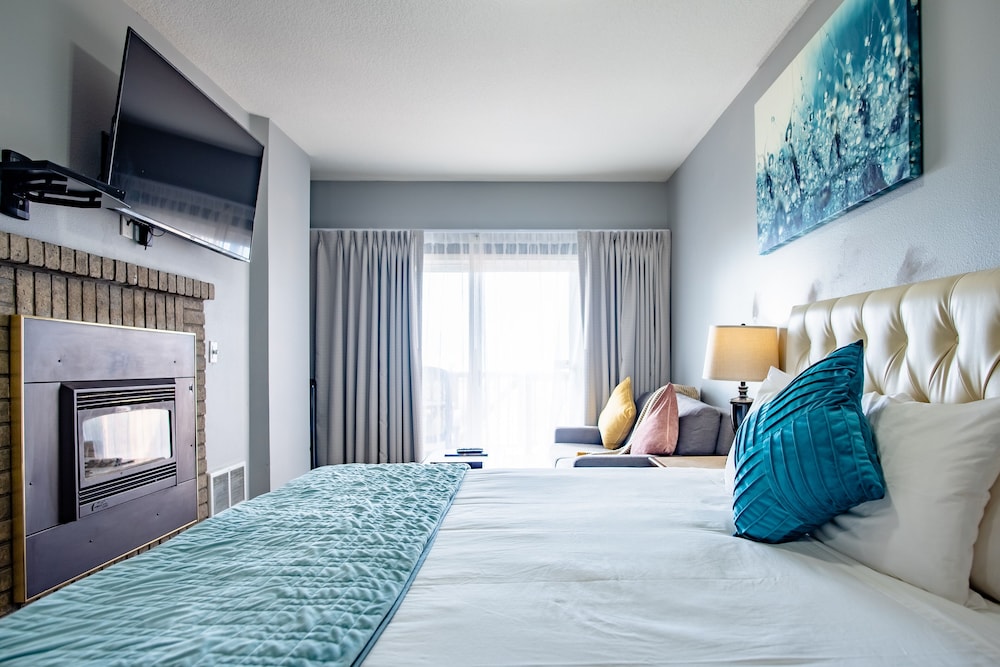 Suite, Ocean front King with Sofa Bed & Kitchen photo 1