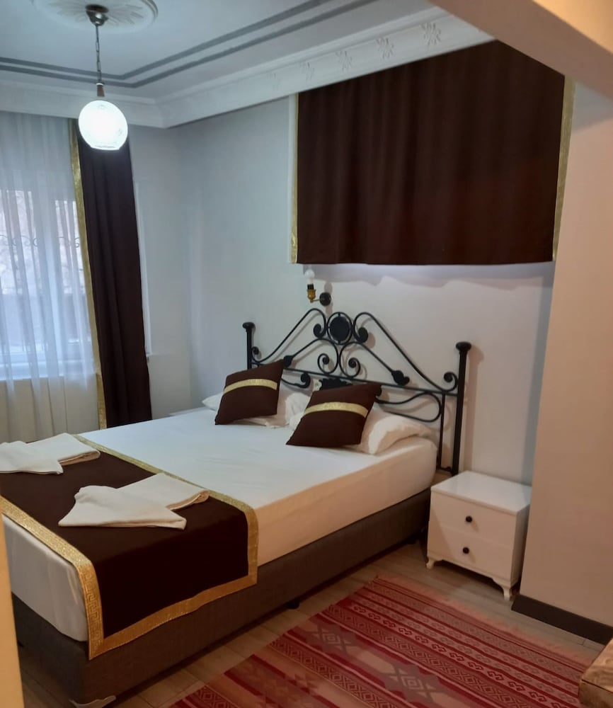 Economy Double Room, Non Smoking, Ground Floor photo 3