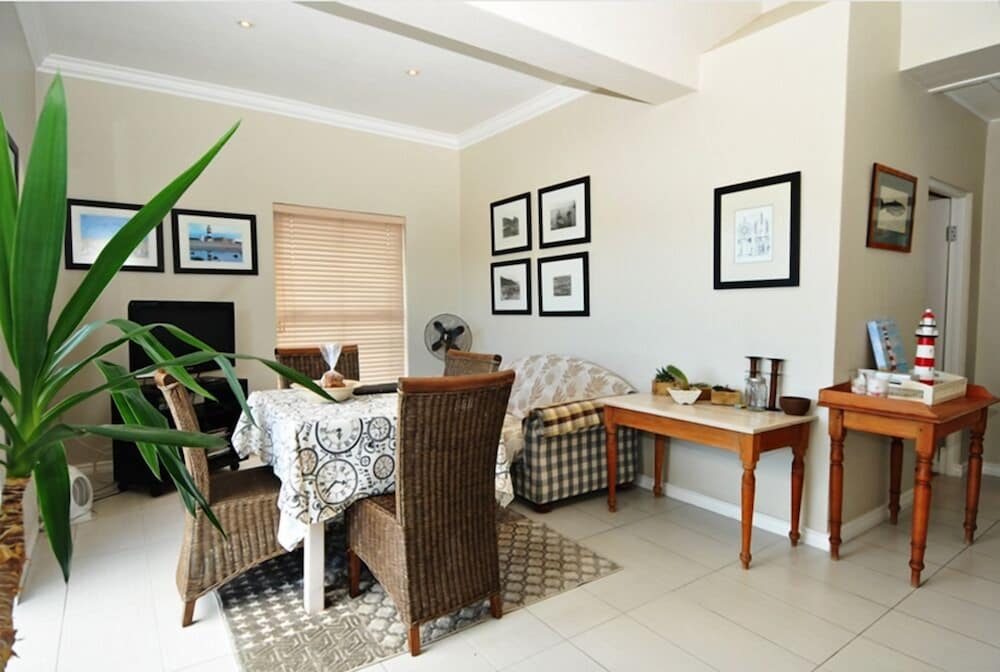 Honeymoon Suite (The Light House (5)) photo 2