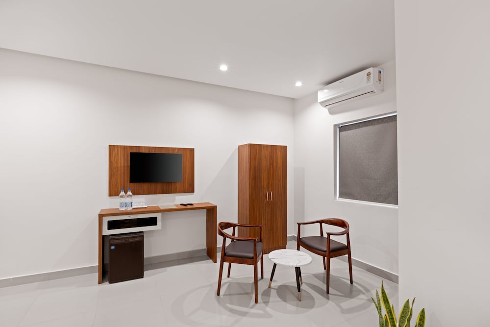 Deluxe Room - Photo 2