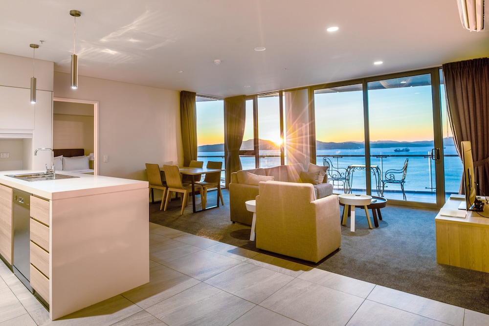 Suite, 2 Queen Beds, Harbor View (High Floor) - Photo 4
