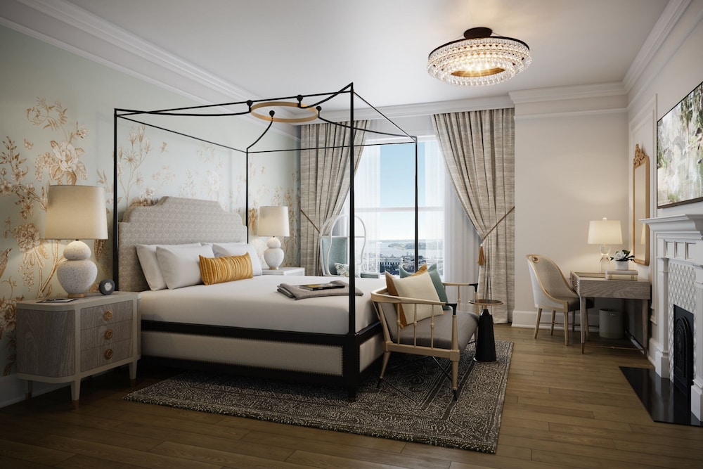 Club Room, 1 King Bed (Mobility Accessible, Tub) - Photo 1