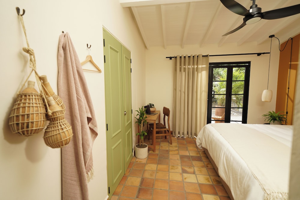 Deluxe Room - Photo 3