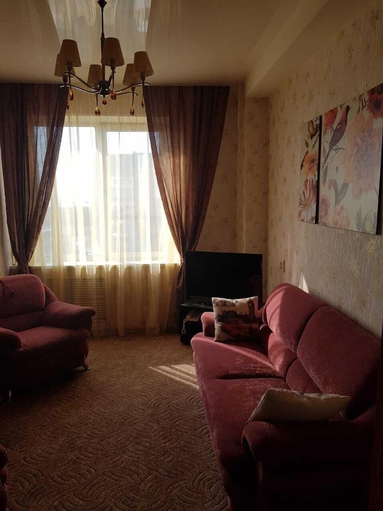 Room in 2-bedroom room with shared bathroom