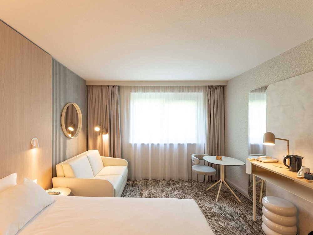 Executive Room, 1 Double Bed with Sofa bed - Photo 6