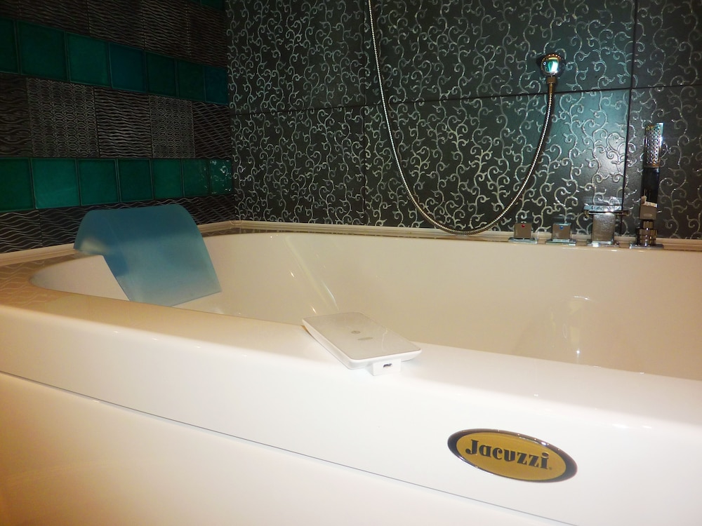 Deluxe Double Room, 1 King Bed, Balcony, Sea Facing - Photo 21