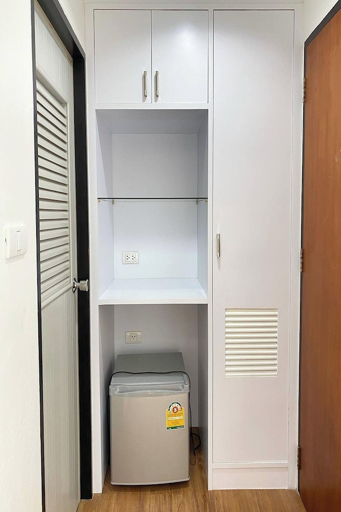 Standard Room with AirCon - Photo 8