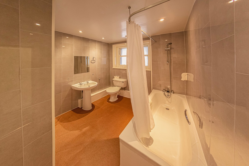 Suite - Photo 5