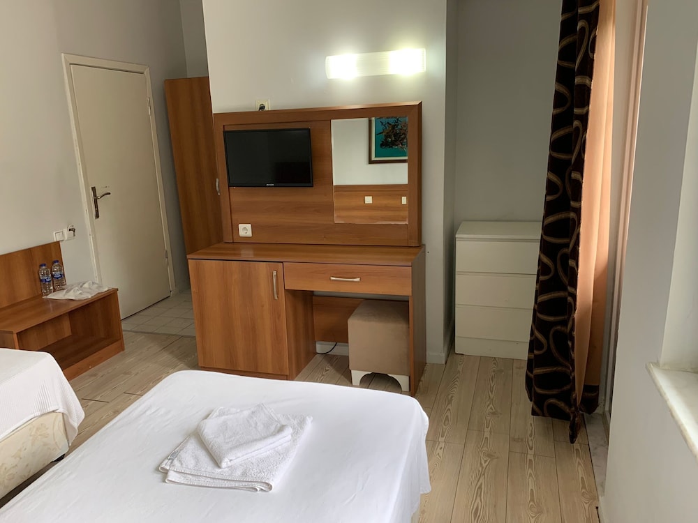Standard Triple Room - Photo 9