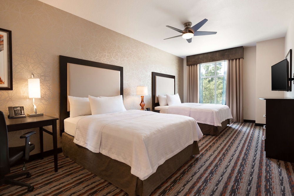 Suite, 2 Queen Beds, Accessible, Non Smoking (Hearing Impaired) photo 1