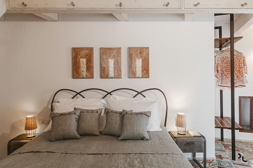 Deluxe Room, River View - Photo 1