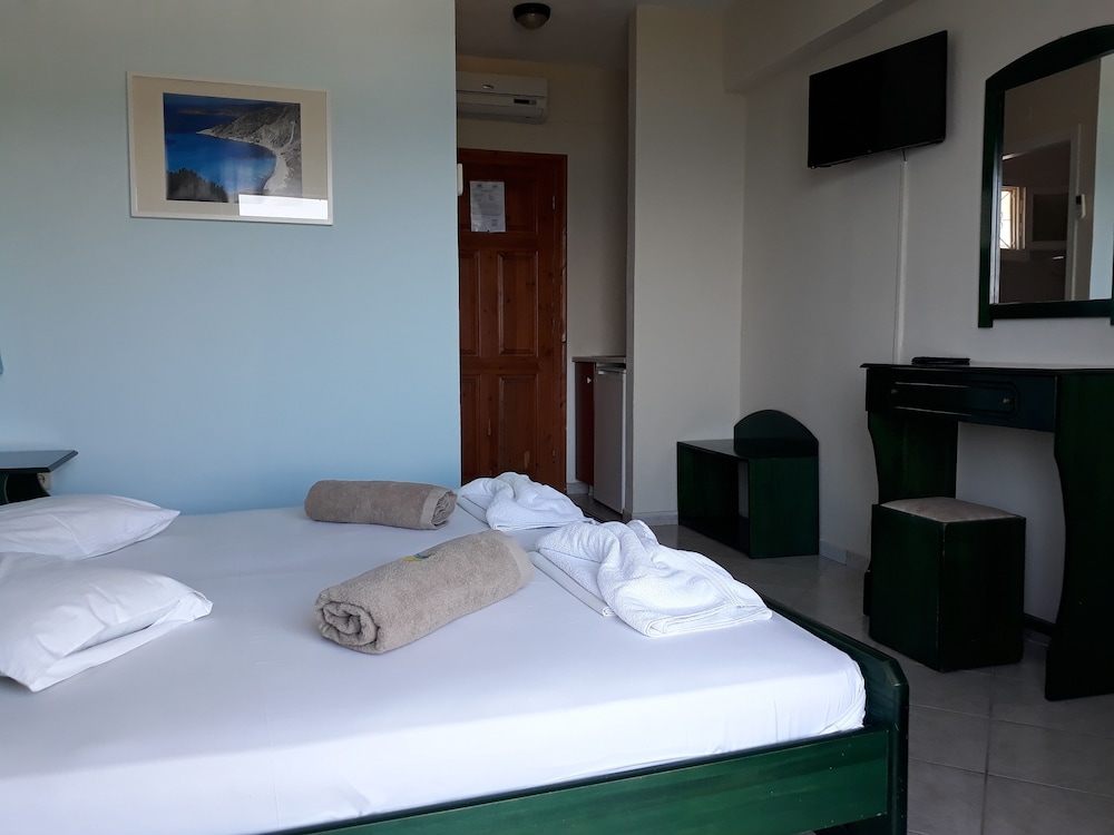 Double or Twin Room, Sea View photo 1