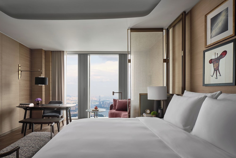Deluxe Room, 1 King Bed, River View - Photo 3