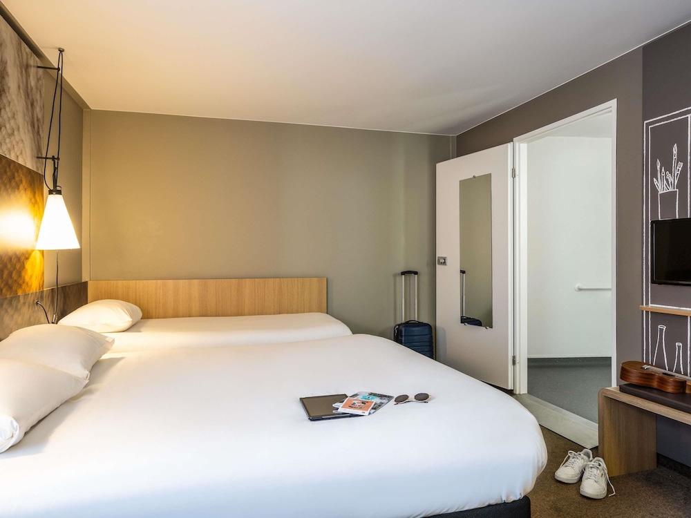 Room, Multiple Beds - Photo 6