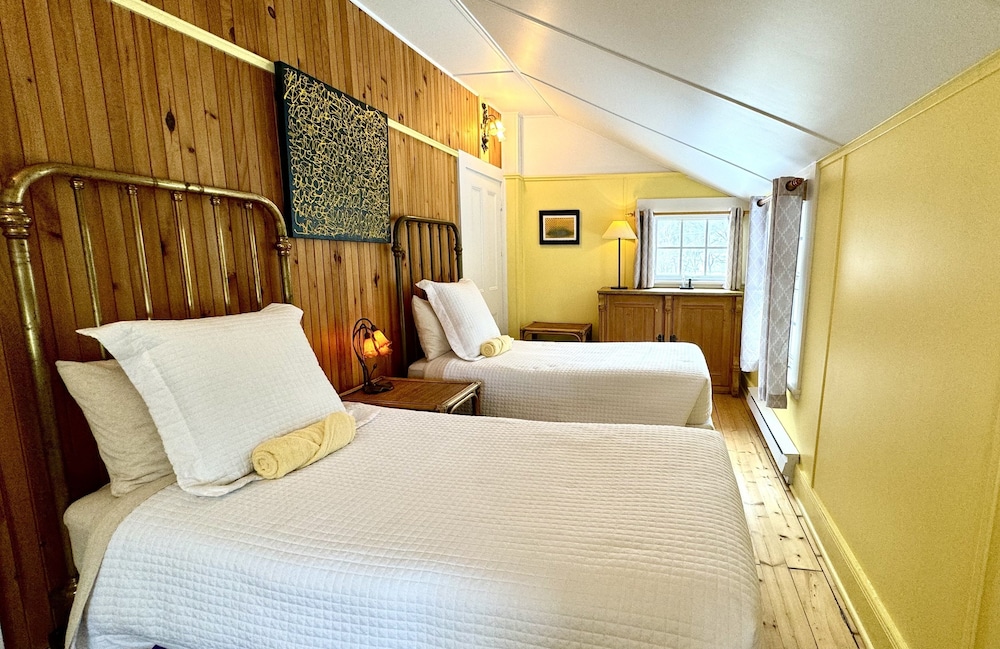 Traditional Twin Room, Garden View photo 2