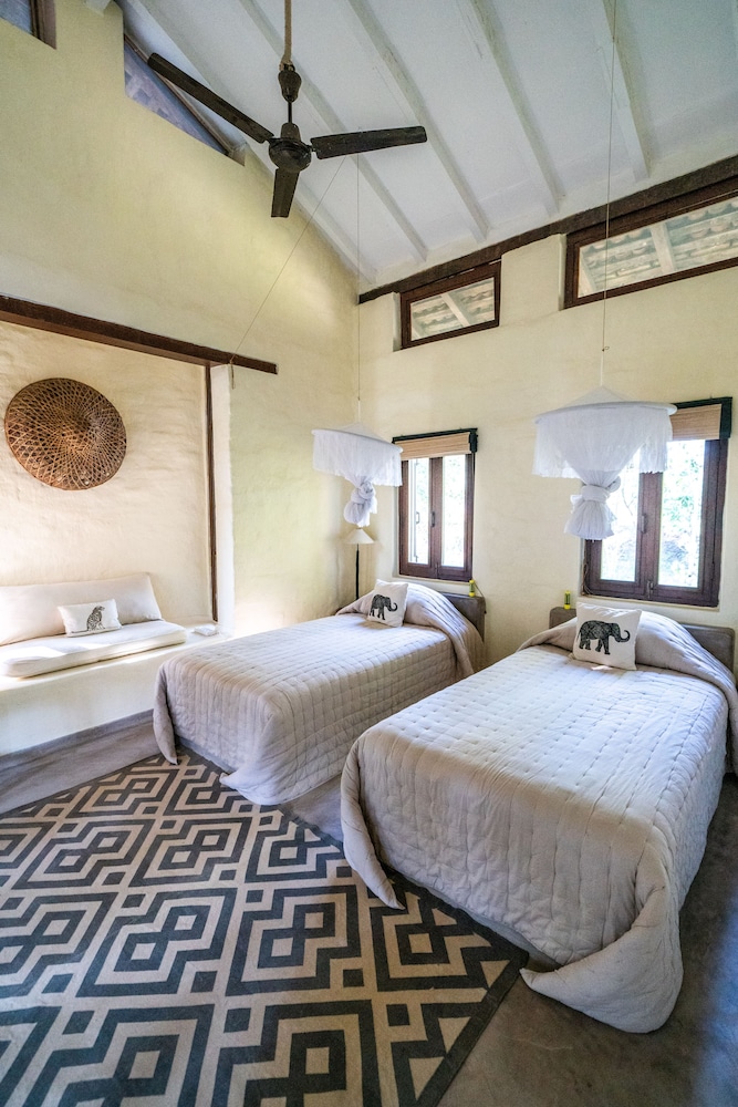 Signature Twin Room photo 1