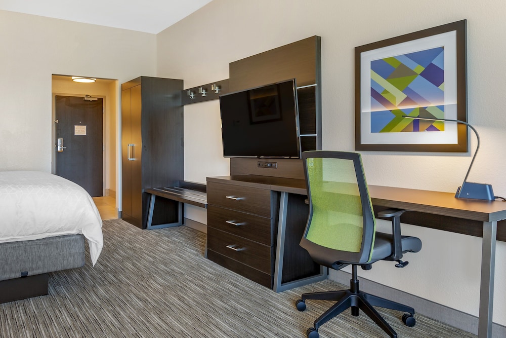 Suite, 1 King Bed (Additional Living Area) - Photo 7