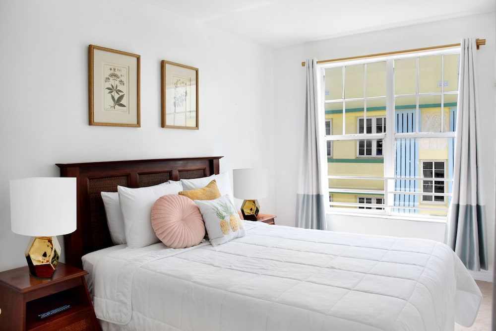 Deluxe Double Room, 1 Queen Bed - Photo 1