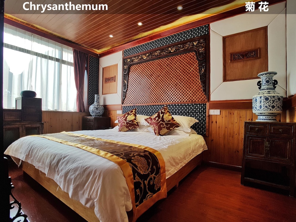Luxury Suite photo 3