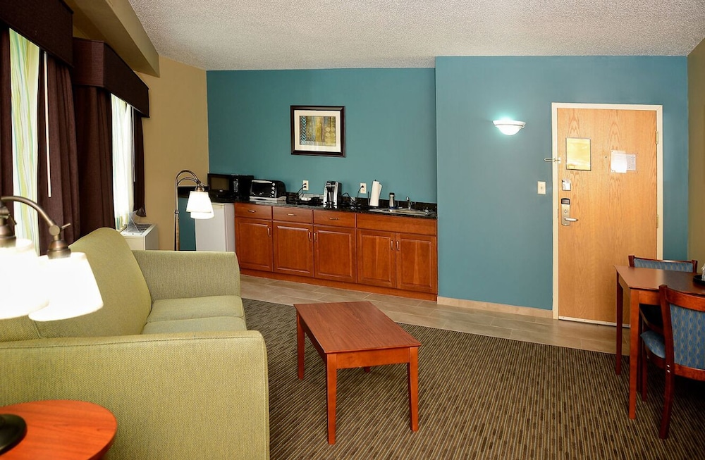 Suite, 1 King Bed, Non Smoking, Kitchenette