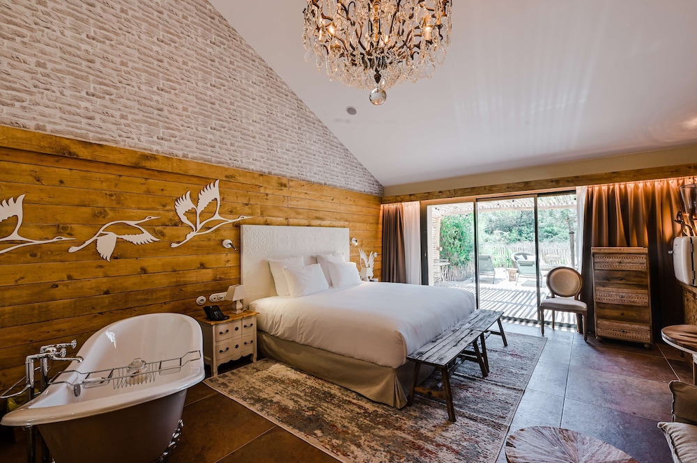 Room, 1 King Bed (Pesquiers By The Beach) photo 2