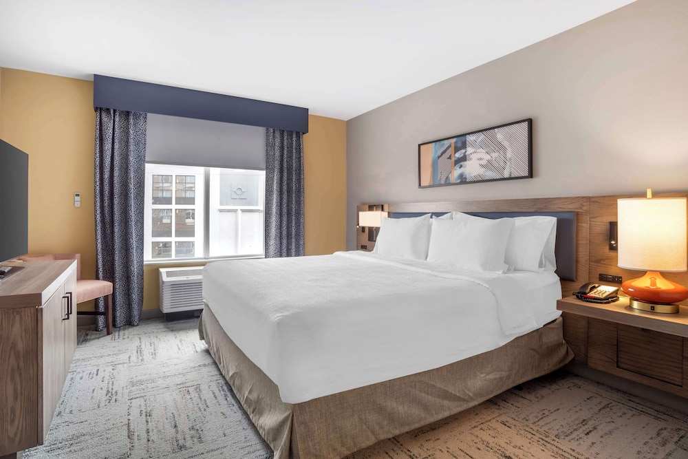 Suite, 1 Bedroom, Accessible - Photo 1