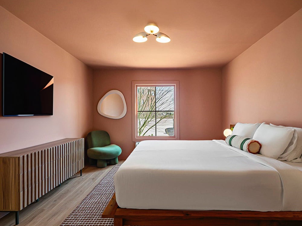 Deluxe Studio Suite