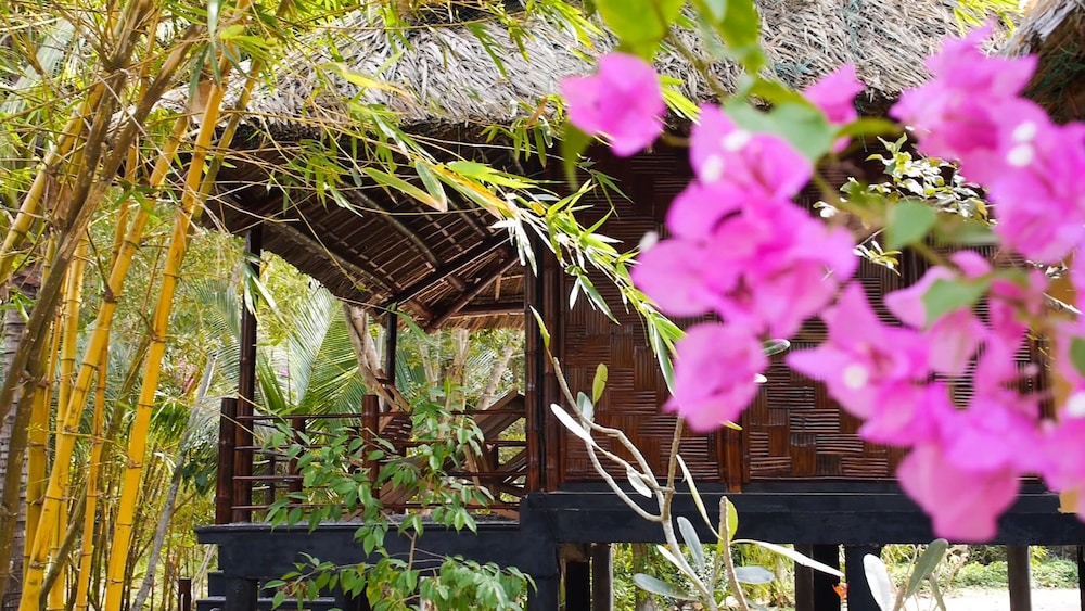 Bungalow, Garden View, Garden Area - Photo 9