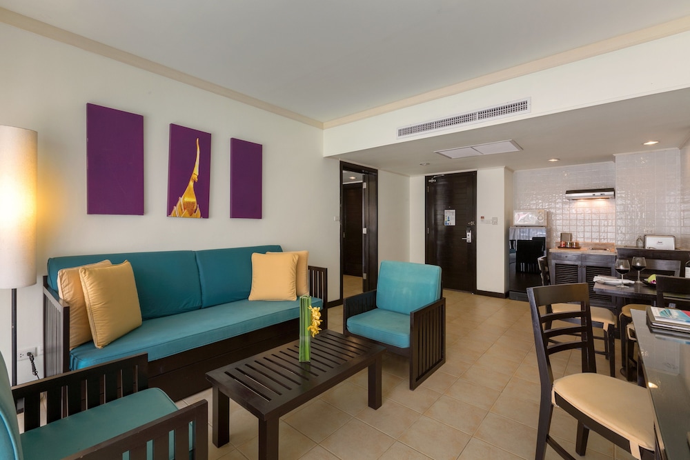 Premium Suite, 1 Bedroom, Garden View (King) - Photo 3