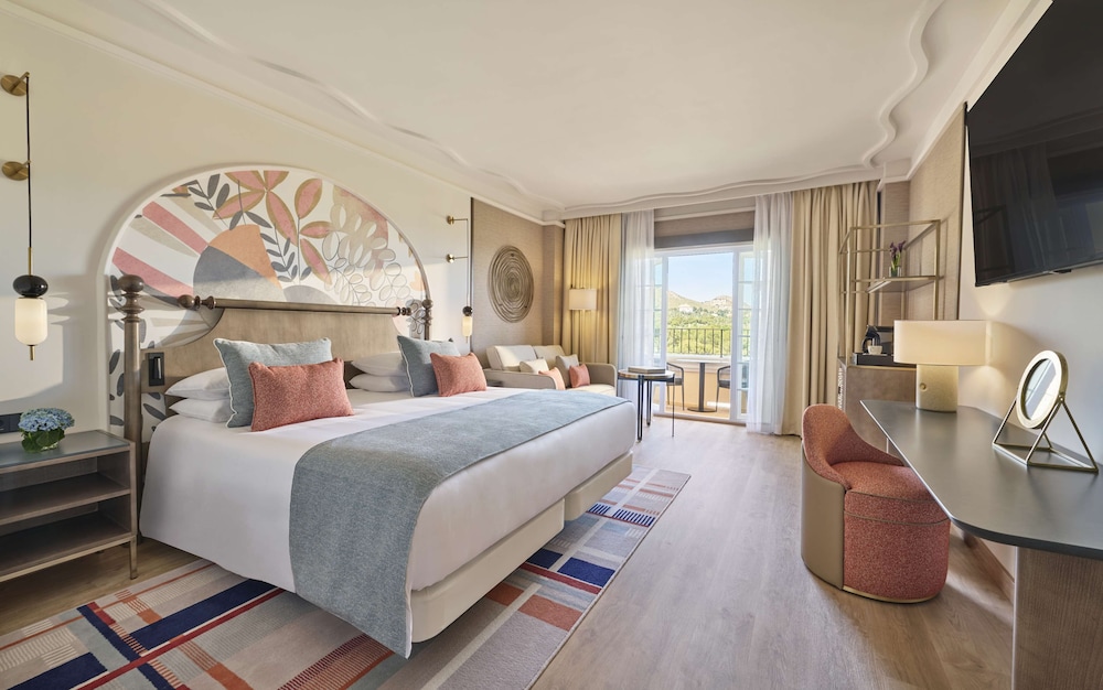 Room, 1 King Bed with Sofa bed