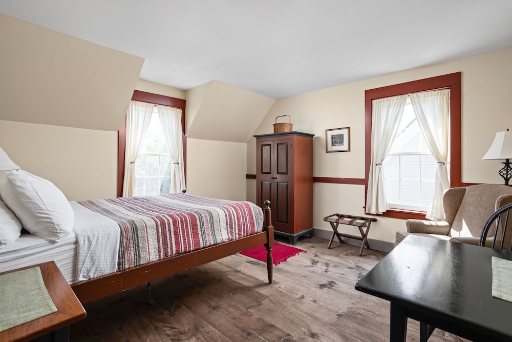 Standard Room, 1 Queen Bed - Photo 1