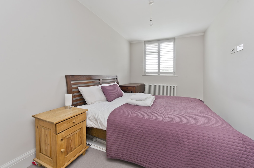 House (5 Bedrooms) photo 2
