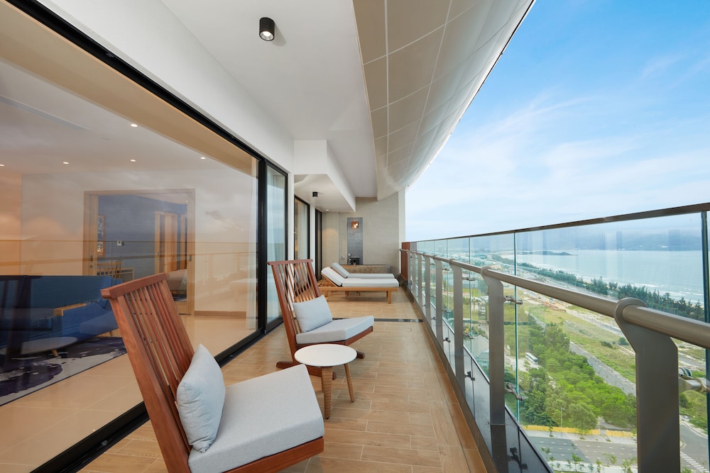 Ambassador Suite Panoramic Ocean View - Onsen, Water Park Inclusive photo 2