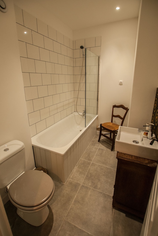 Twin Room - Photo 8