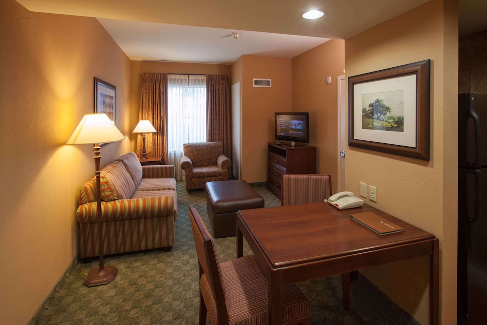 Bedroom Suite-King Bed - Photo 9