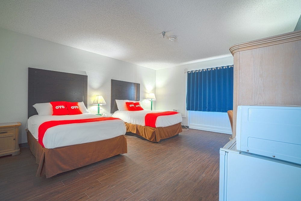 Room, 2 Double Beds - Photo 4