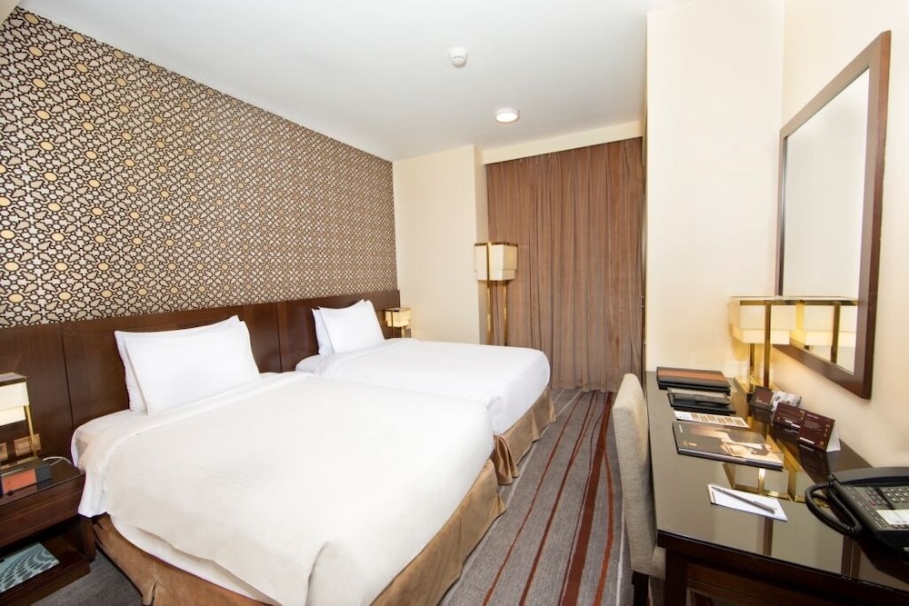 Standard Suite, 3 Bedrooms, Non Smoking, City View