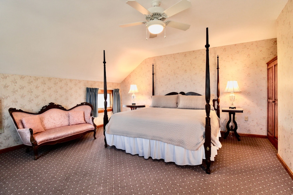 Room, 1 King Bed, Non Smoking, Garden View