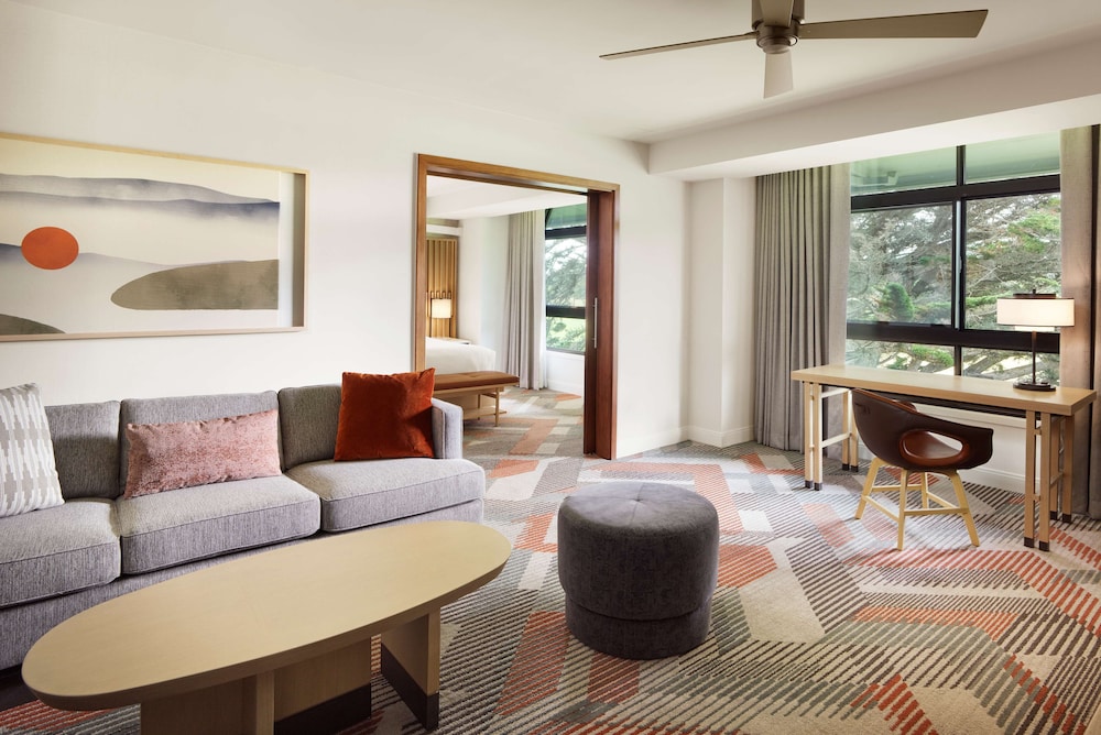 Suite (Monterey) photo 1