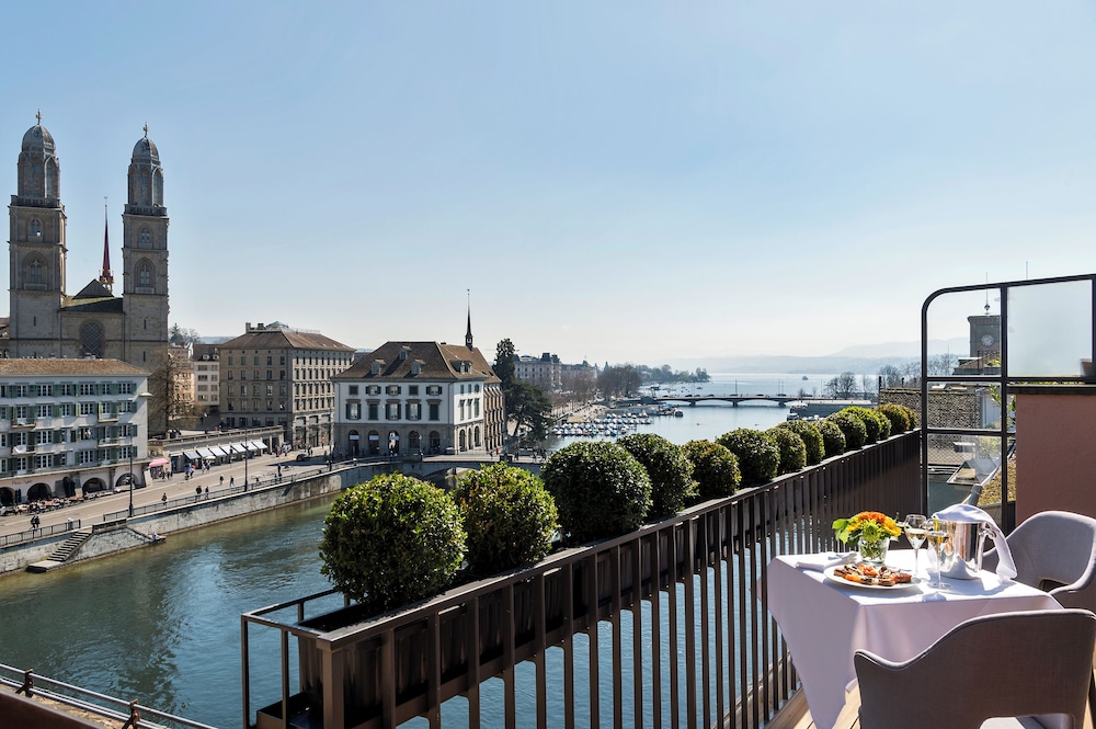 Riverside Signature Suite - Photo 6
