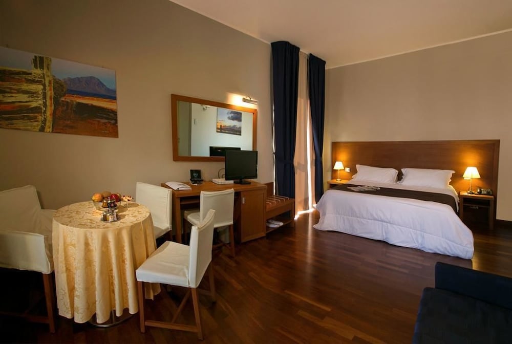 Suite, Multiple Beds photo 2