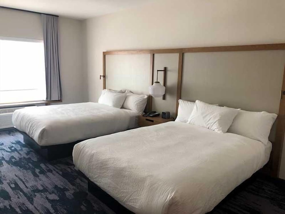 Room, 2 Queen Beds (Mobility Accessible, Tub) photo 1