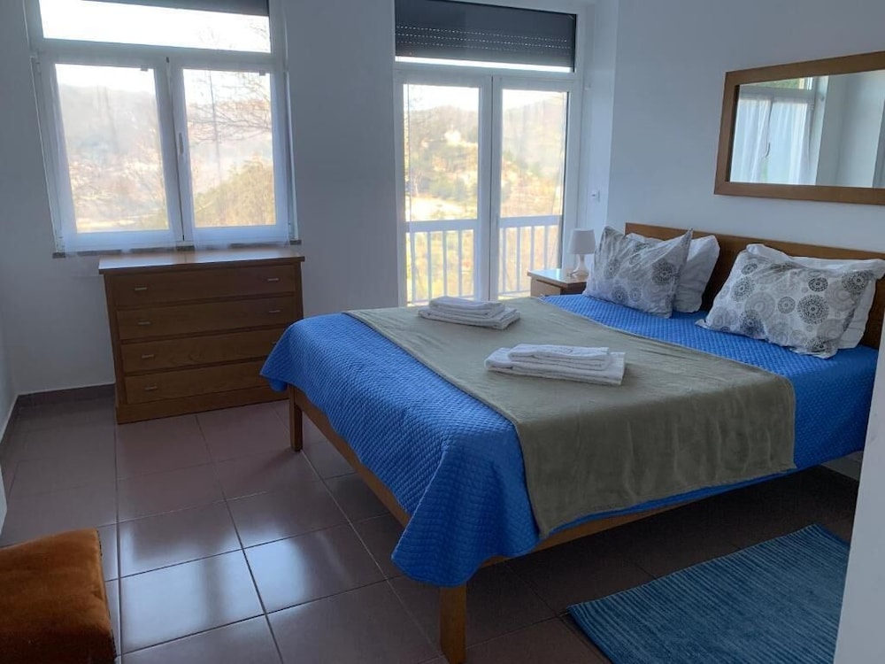 Basic Apartment, 2 Bedrooms, Terrace, Lake View photo 1