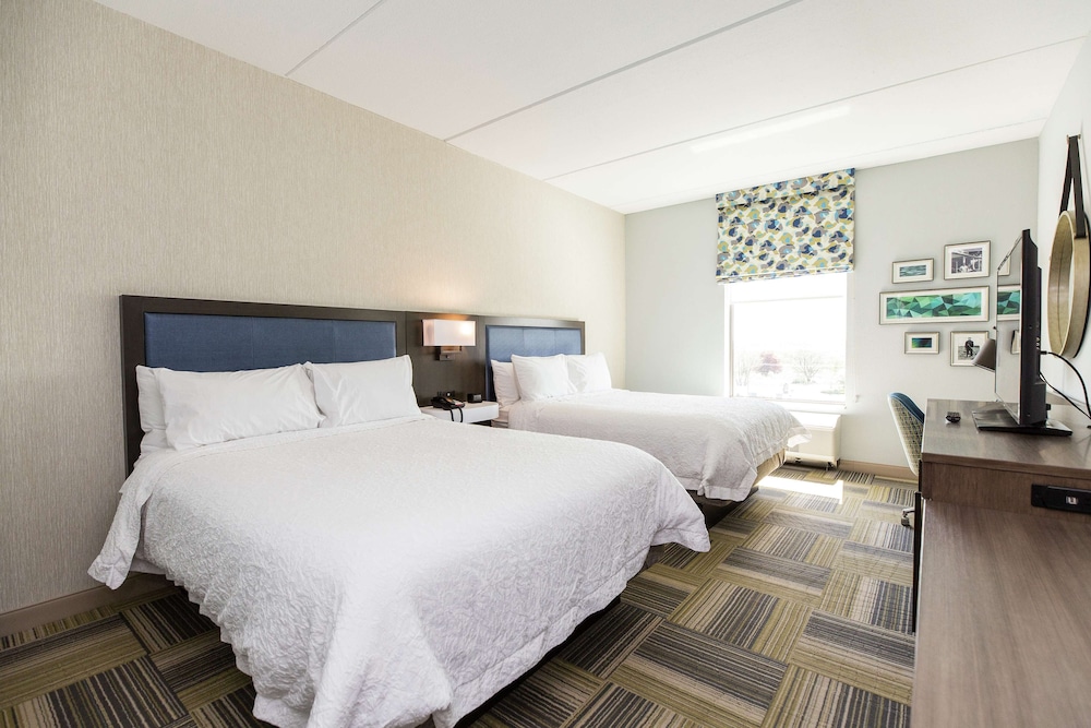 Room, 2 Queen Beds, Accessible, Bathtub - Photo 3