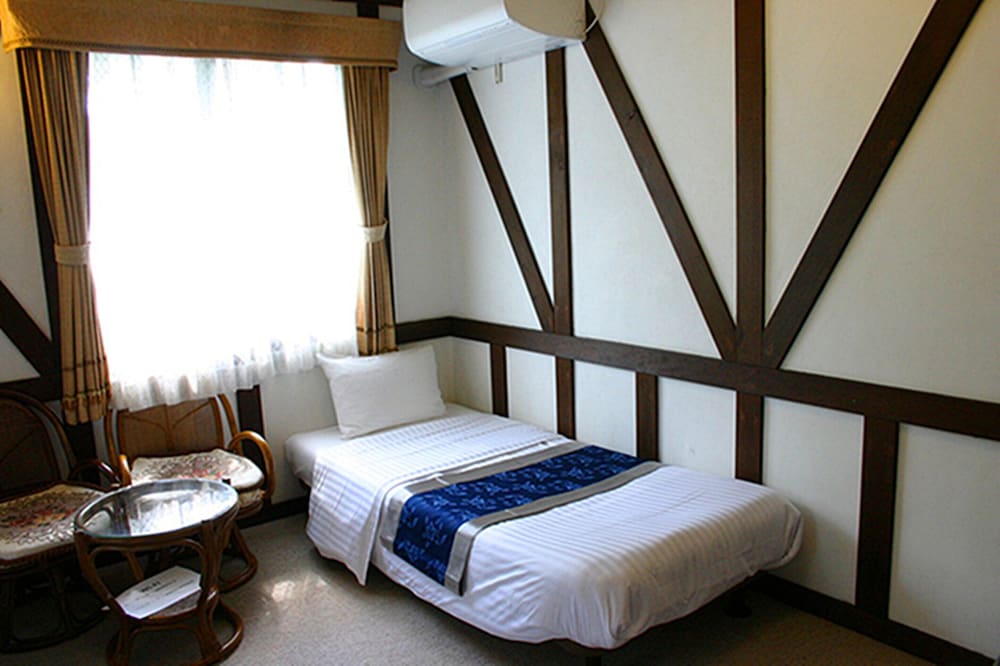 Deluxe Triple Room, 3 Twin Beds, Non Smoking, Mountain View photo 3