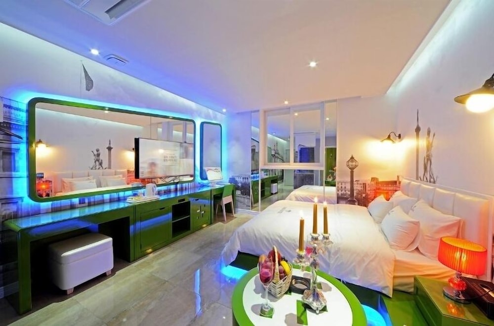 Deluxe Room, 1 King Bed, Jetted Tub, Ocean View
