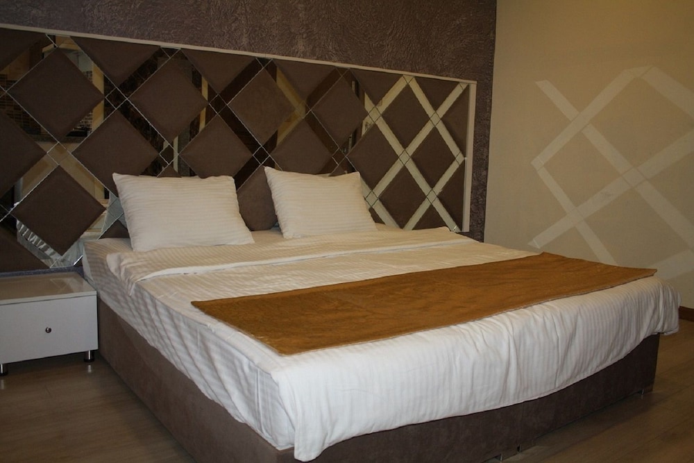 Superior Double or Twin Room, Kitchen, City View photo 3