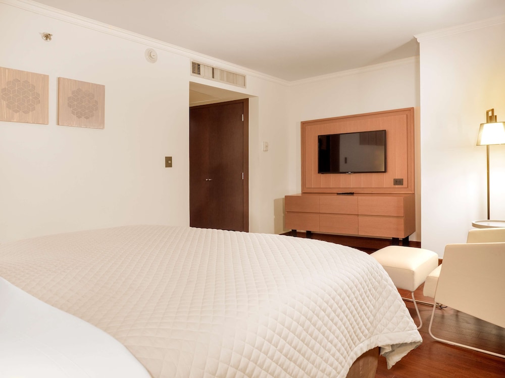 Junior Suite, 1 King Bed - Photo 4